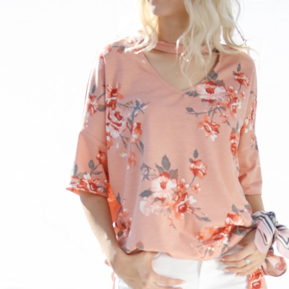 SALE!!!Half Sleeves Floral Print Top - Picture 3 of 6